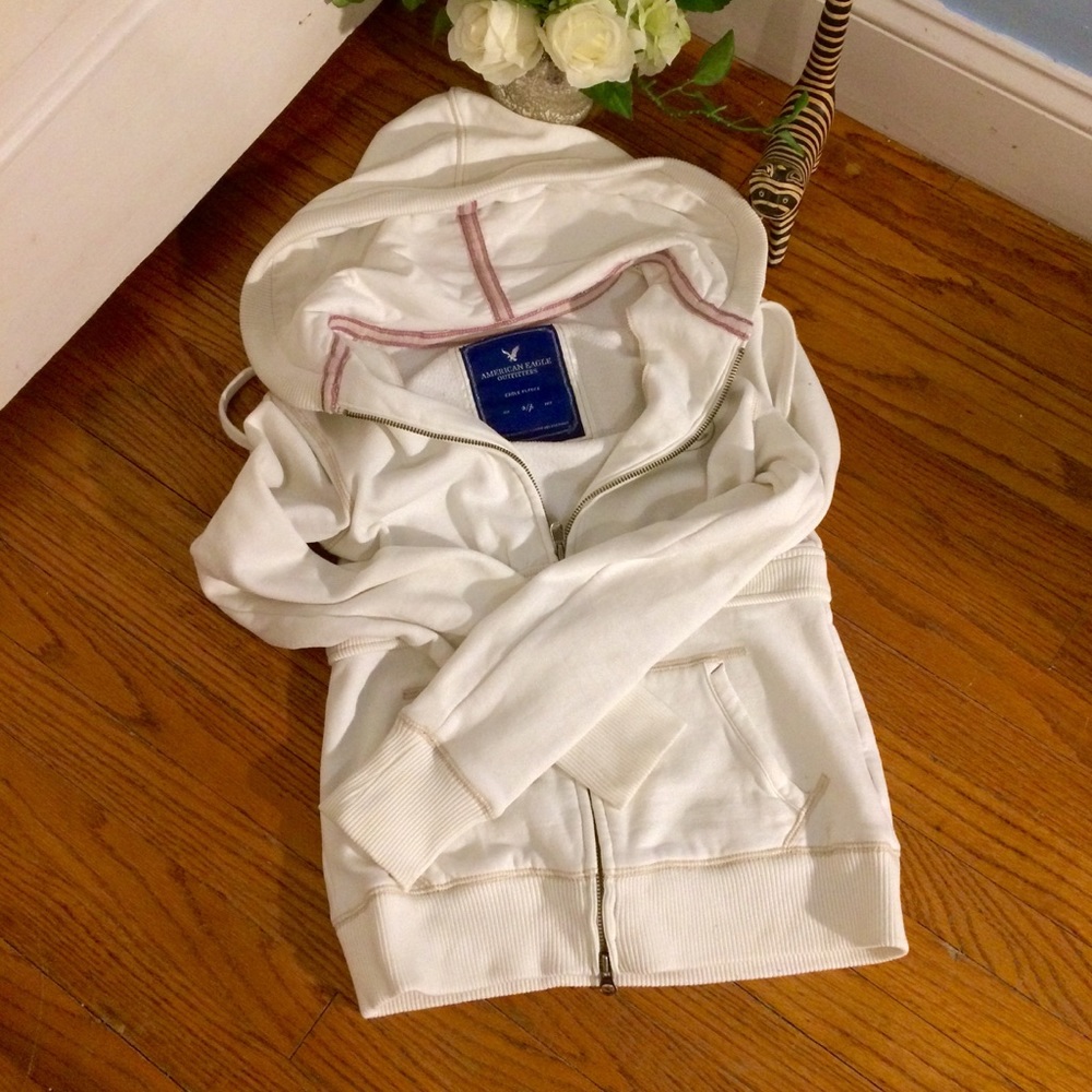 AE Sweatshirt w Pockets@ hood. Warm Comfy @ cute!